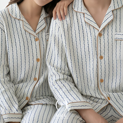 마린루즈 네이비 웨이브 스트라이프 남여 커플잠옷 상하세트 구김없는 파자마 루즈핏 홈웨어